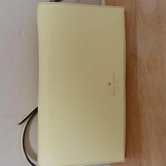 Kate Spade Sadie Crossbody bag. - Picture 3 of 8